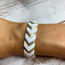 Load image into Gallery viewer, White/Gold Stretch Bracelet