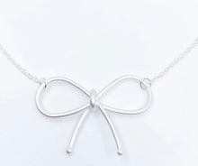 Load image into Gallery viewer, Matte Silver Bow Necklace