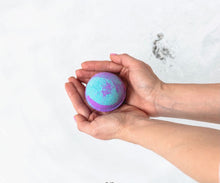 Load image into Gallery viewer, Mermaid Dreams Bath Bomb