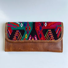 Load image into Gallery viewer, Sale! Leather Artisan Wallet Brown