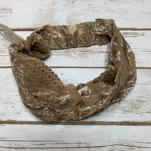 Load image into Gallery viewer, Beige Velvet Burnot Headband