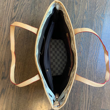 Load image into Gallery viewer, SALE! Cream Checked Inspired Tote with Matching Wristlet