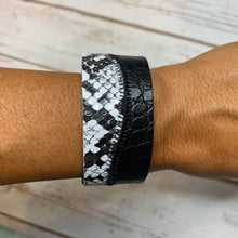 Load image into Gallery viewer, Black/White Snake Skin Bracelet