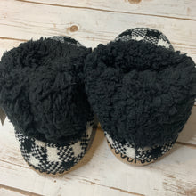 Load image into Gallery viewer, Black/White Buffalo Plaid Slipper L/XL Size 8-9