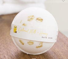Load image into Gallery viewer, Oatmeal Milk Honey Bath Bomb
