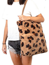 Load image into Gallery viewer, Faux Fur Cheetah Tote