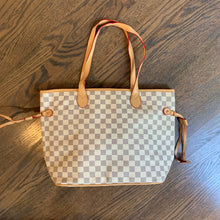 Load image into Gallery viewer, SALE! Cream Checked Inspired Tote with Matching Wristlet